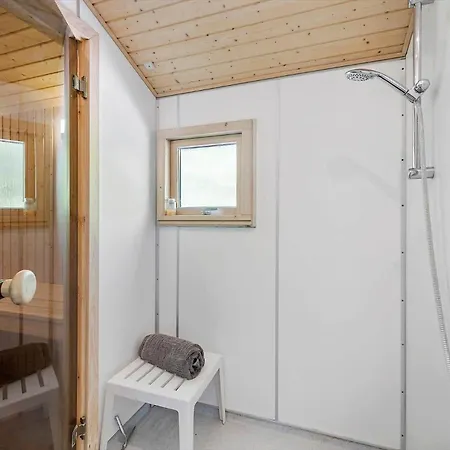 1611-aakirkeby-fyrrebakken-5 *