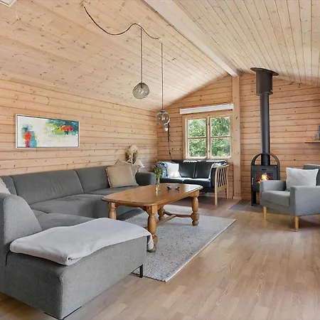 1611-aakirkeby-fyrrebakken-5 * Vester Somarken