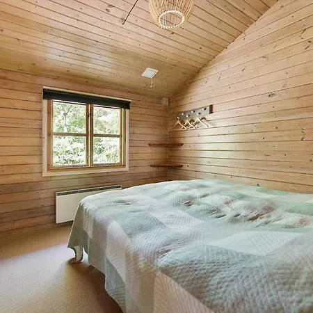 1611-aakirkeby-fyrrebakken-5 * Vester Somarken